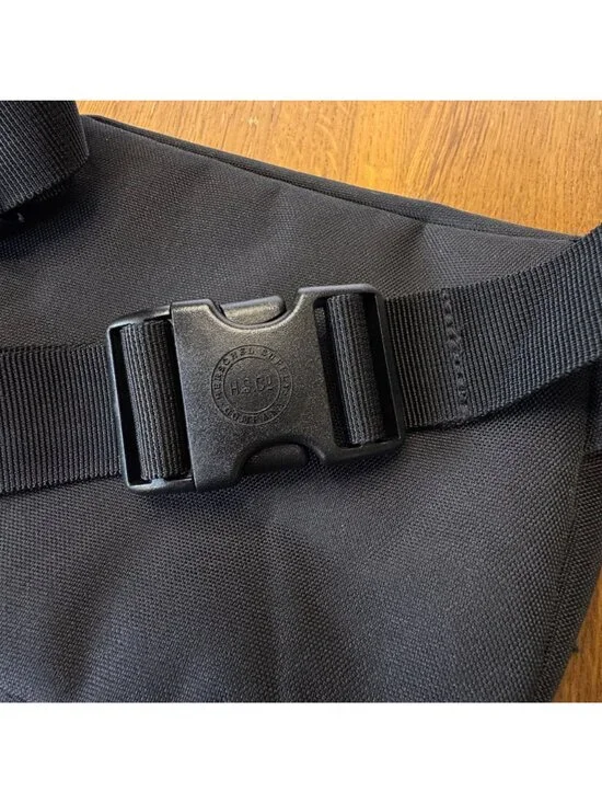 HERSCHEL SUPPLY CO. Settlement Hip Pack Black Waist Bag Adjustable Fanny Pack - Picture 4 of 12